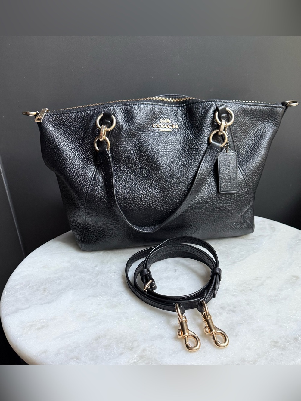 Coach Small Kelsey Satchel Black
Pebbled Leather Handbag F26917